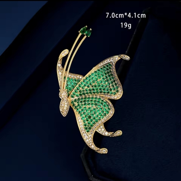 VQ Butterfly Brooch - Picture 2 of 4